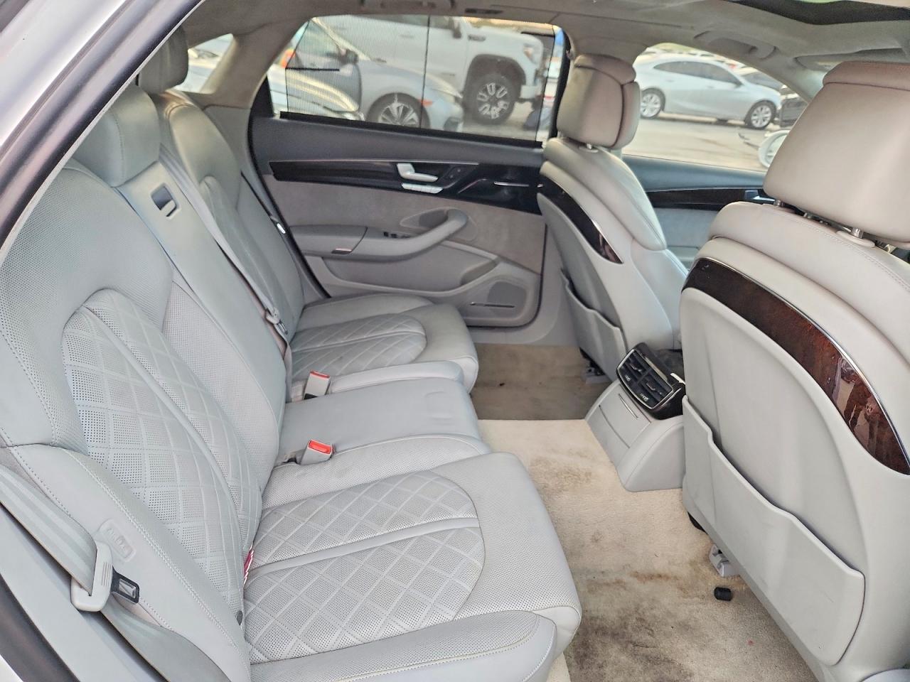 Audi A8 L Quattro