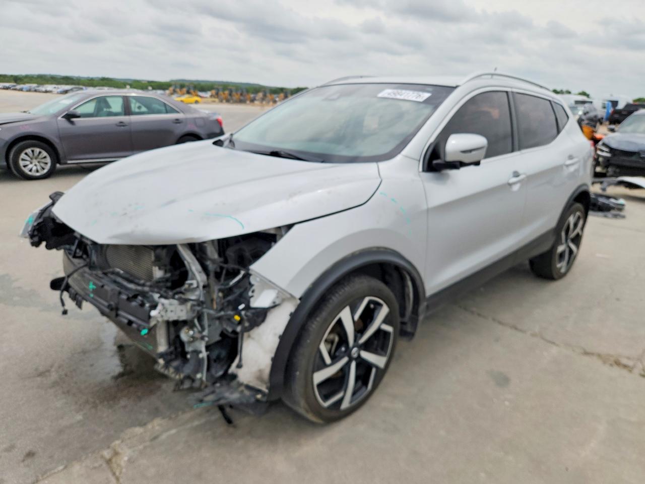 Salvage Nissan Rogue Image