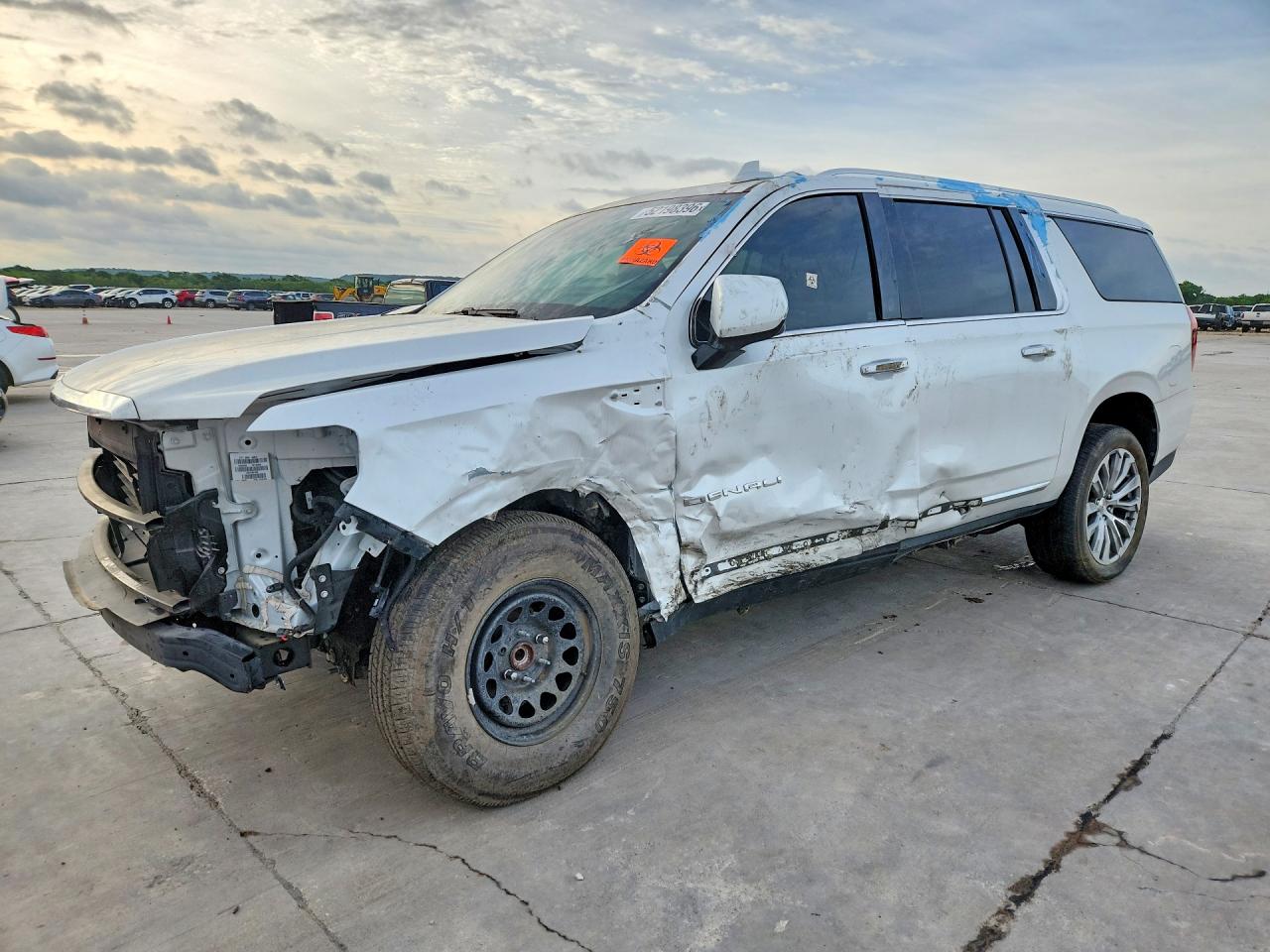 Salvage GMC Yukon Image