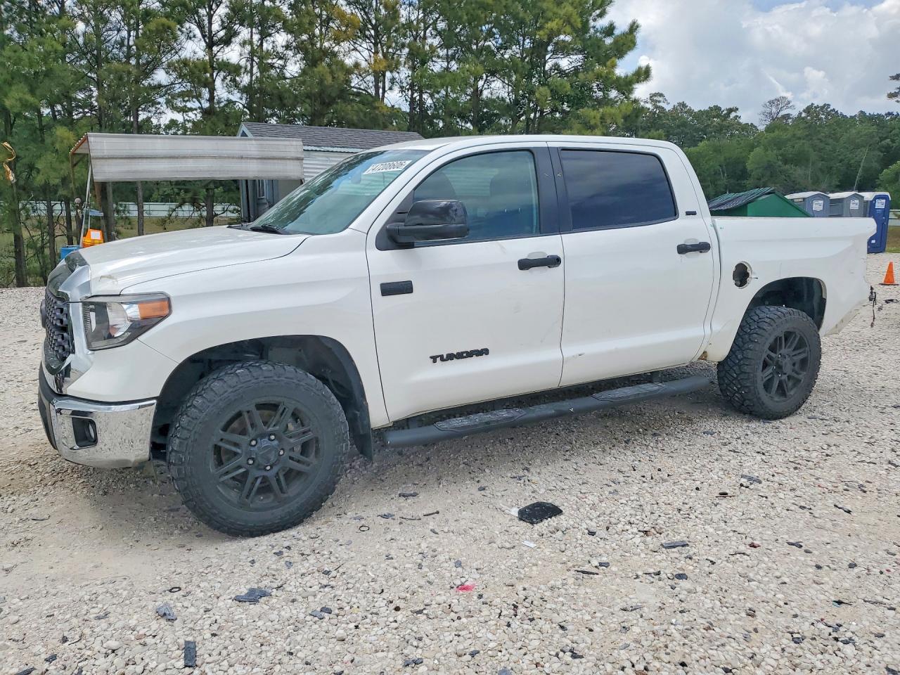 Salvage Toyota Tundra Image