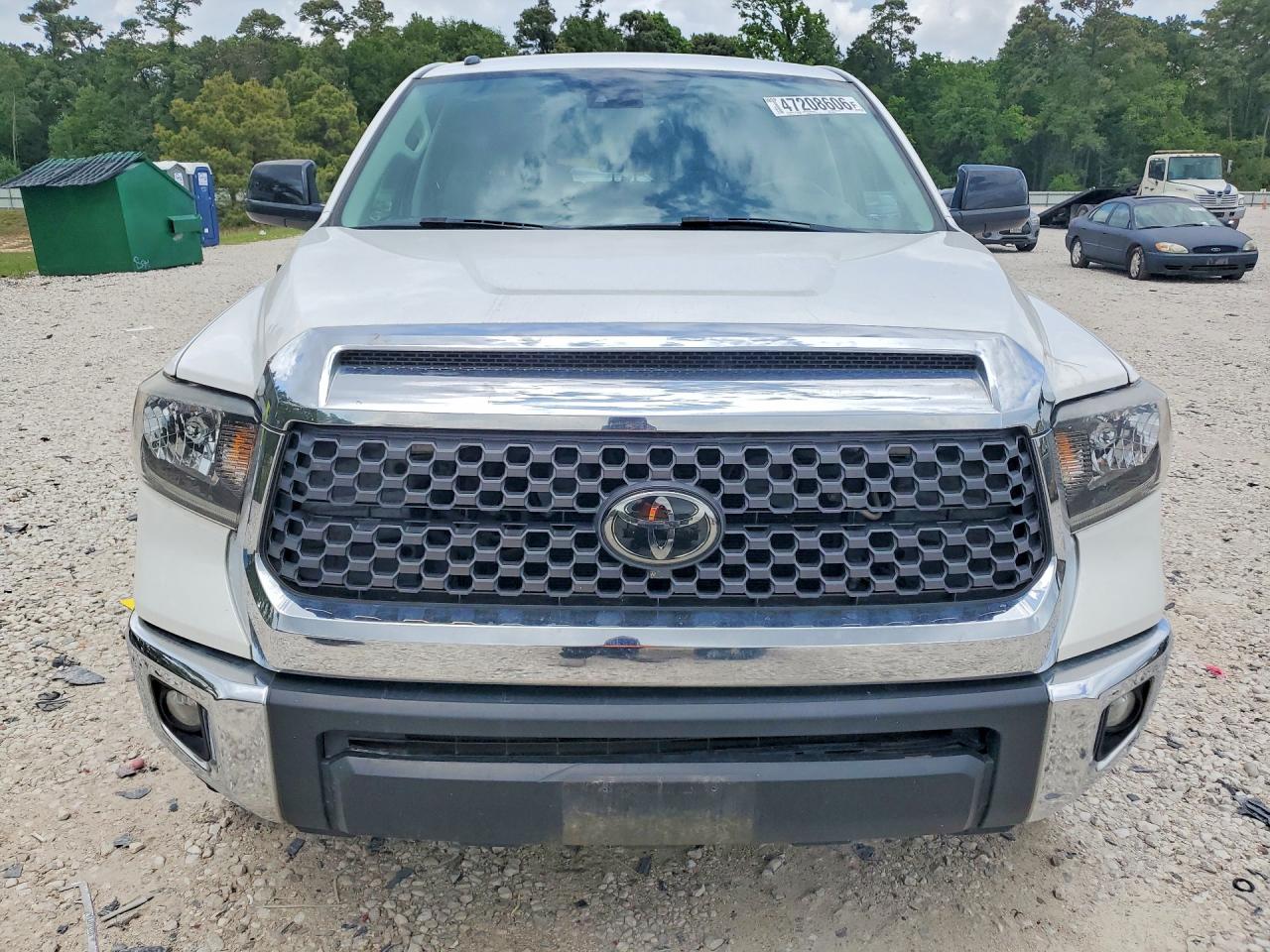 Toyota Tundra Crewmax Sr5