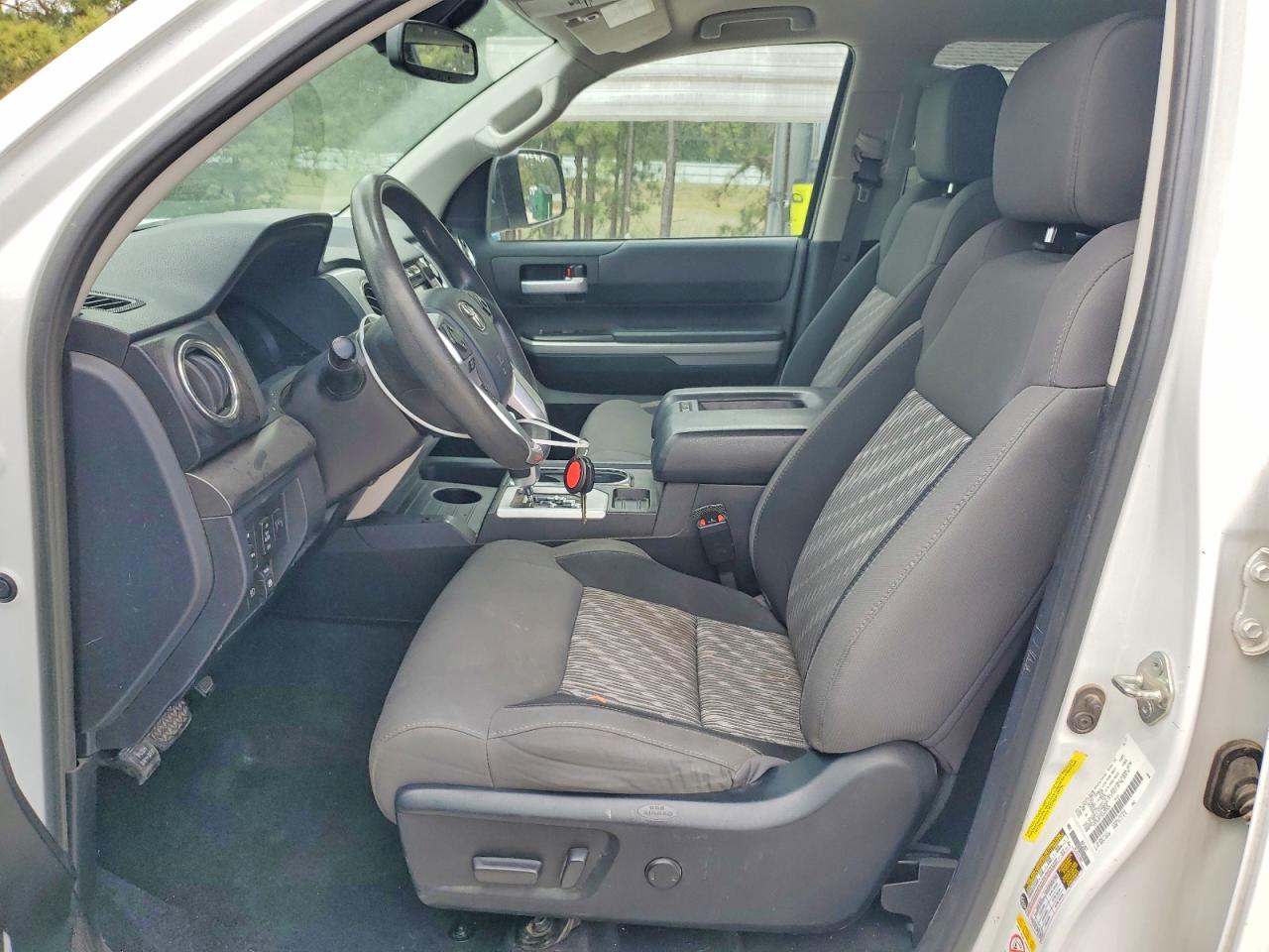 Toyota Tundra Crewmax Sr5