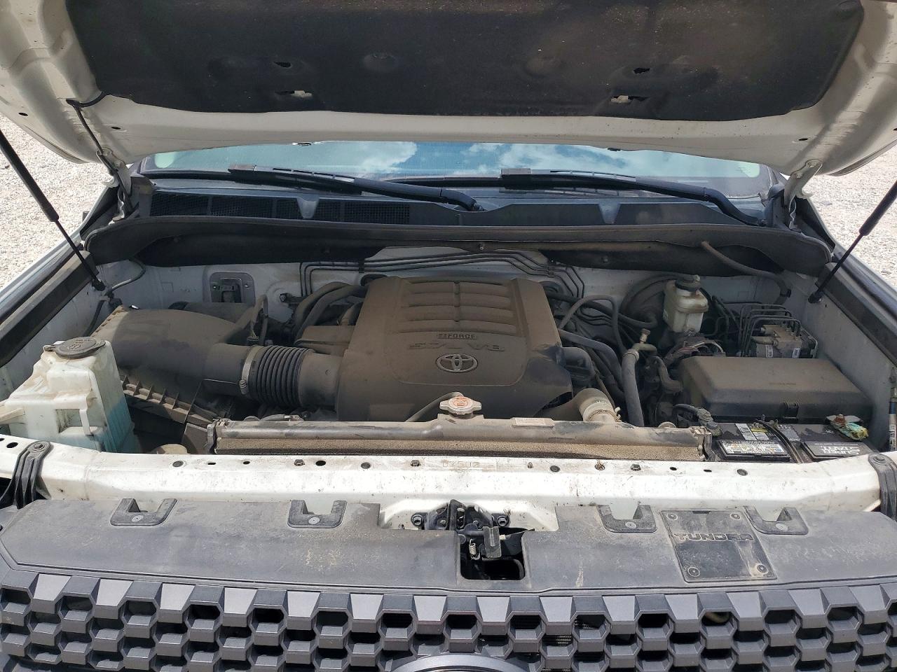 Toyota Tundra Crewmax Sr5