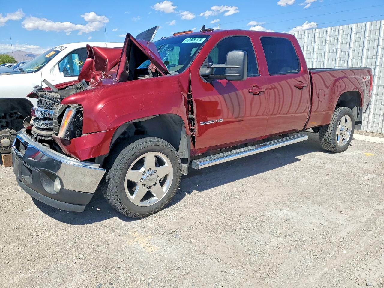 Salvage GMC Sierra Image