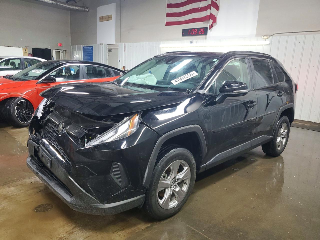 Salvage Toyota RAV4 Image