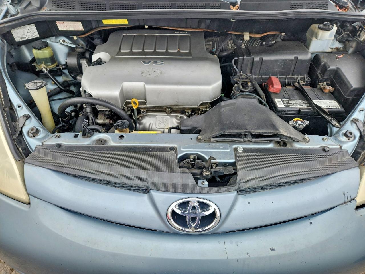 Toyota Sienna Ce 7-passenger