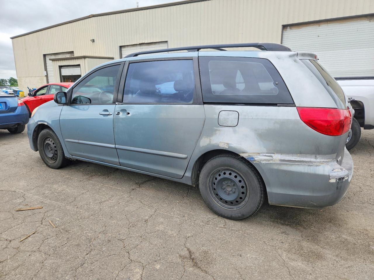 Toyota Sienna Ce 7-passenger