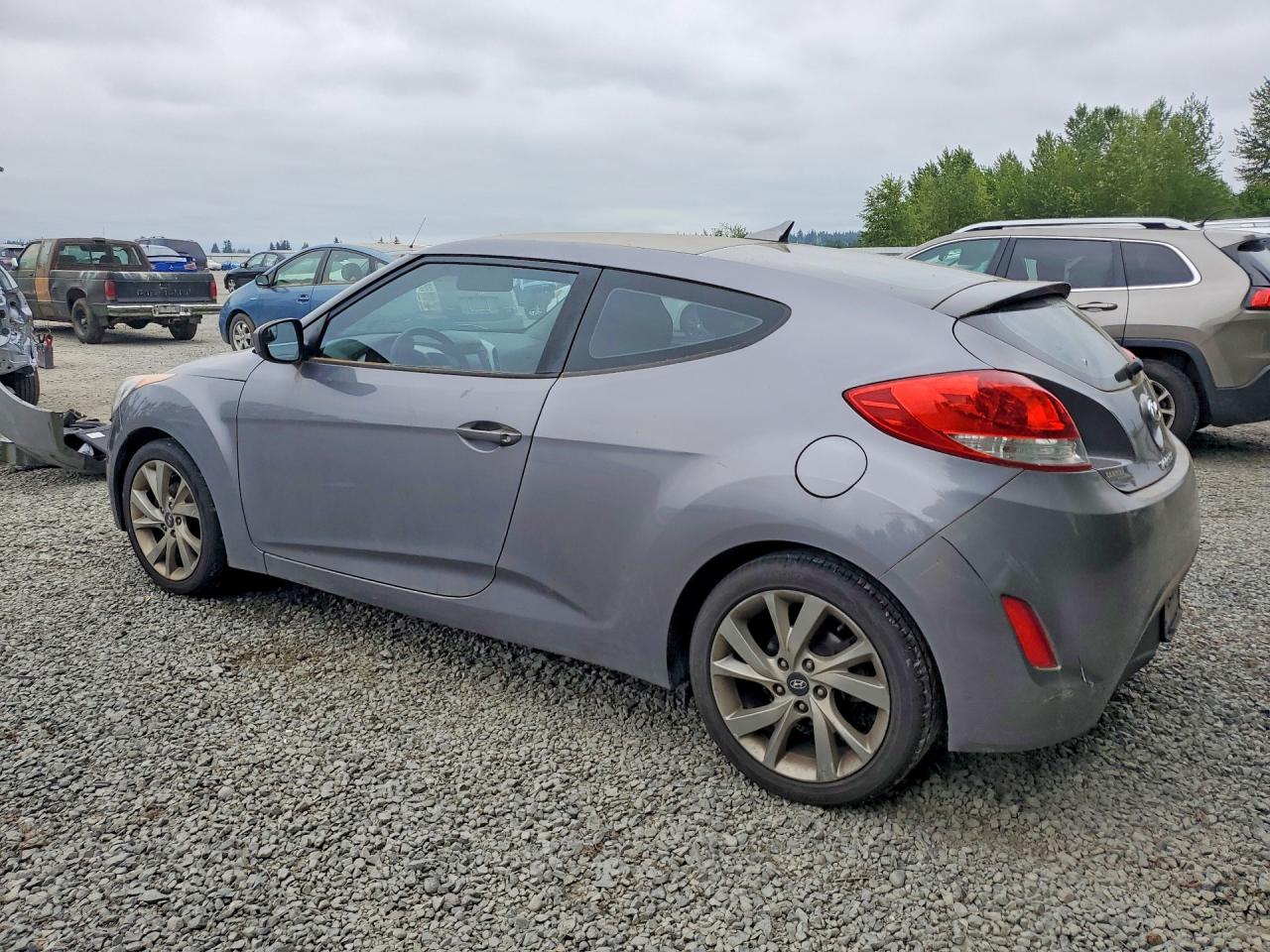 Hyundai VELOSTER Base