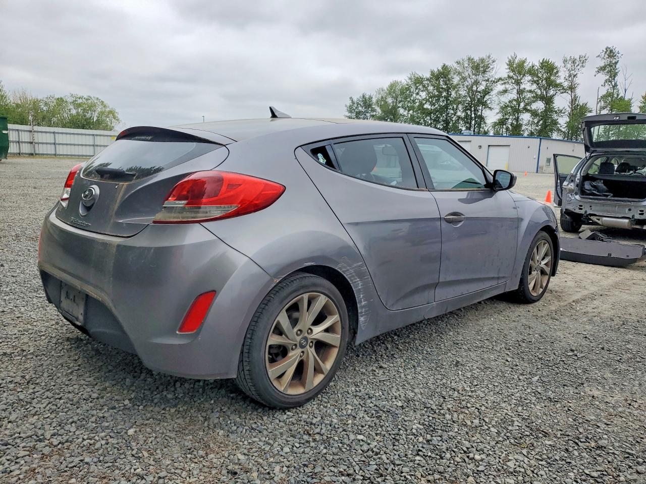 Hyundai VELOSTER Base