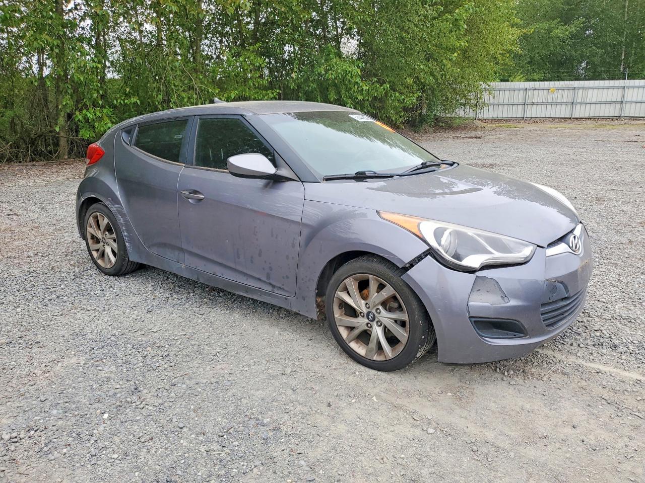 Hyundai VELOSTER Base