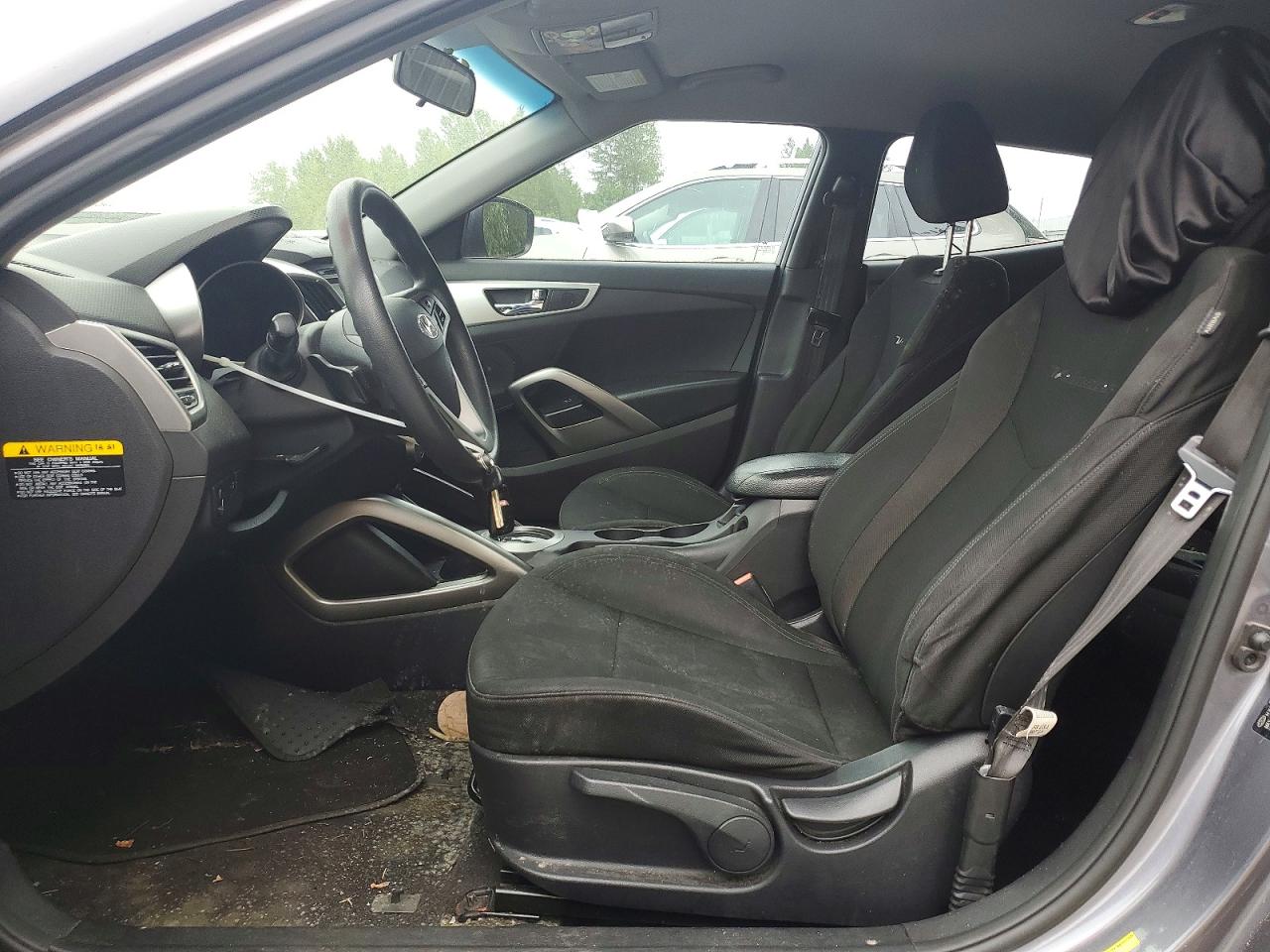 Hyundai VELOSTER Base