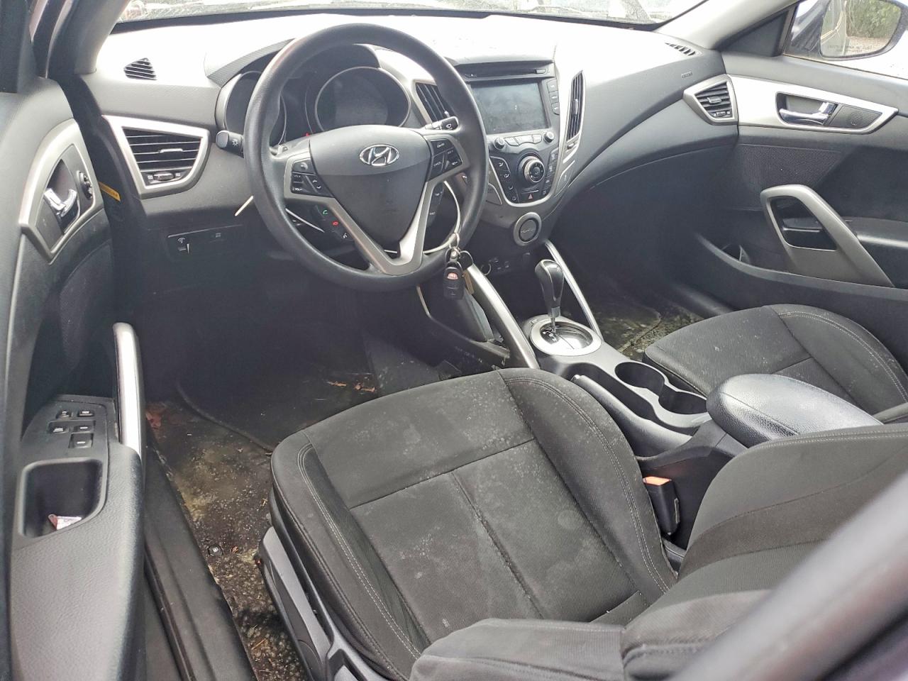 Hyundai VELOSTER Base
