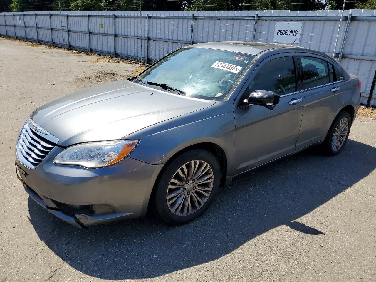 Salvage Chrysler 200 Image