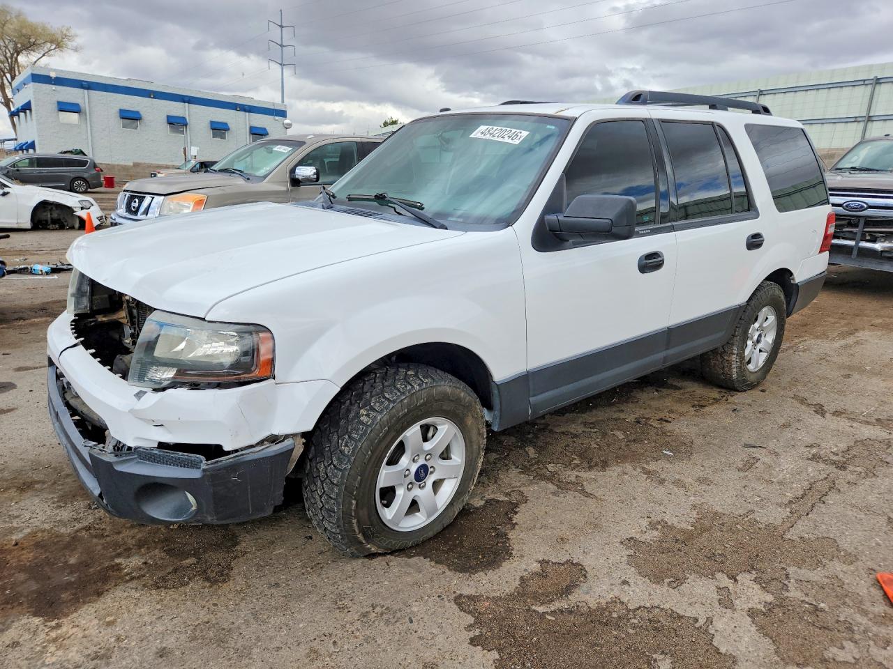 Salvage Ford Expedition Image
