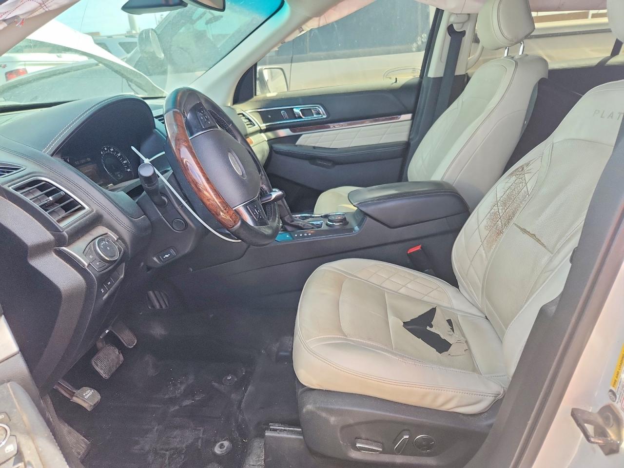 Ford Explorer Platinum