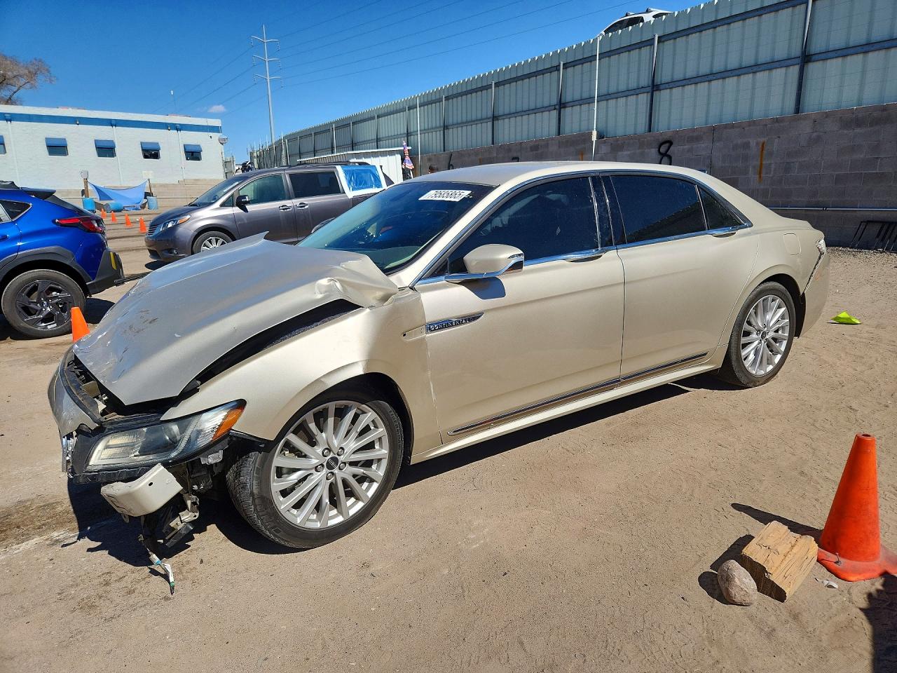 Salvage Lincoln Continental Image