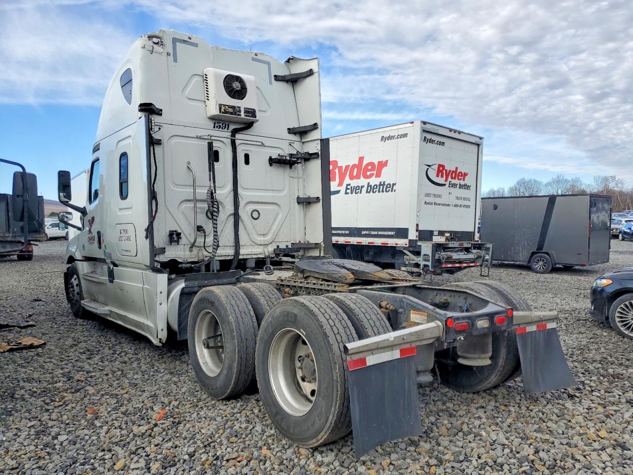 Freigliner Cascadia 126