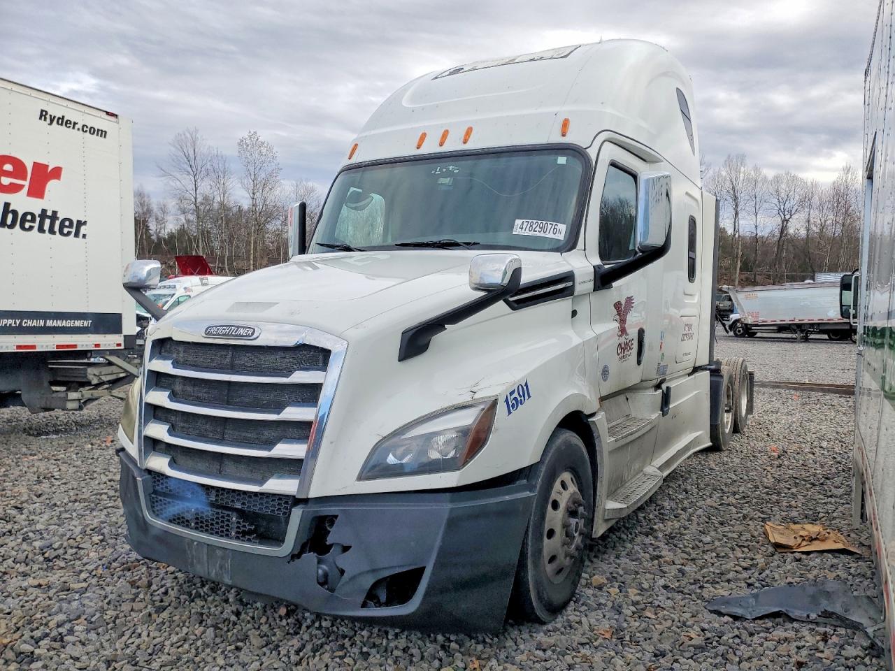 Freigliner Cascadia 126