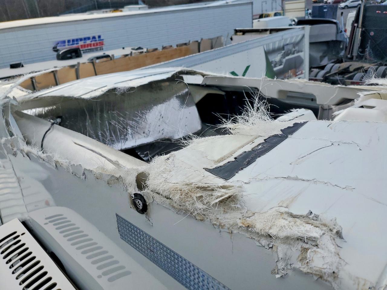 Freigliner Cascadia 126