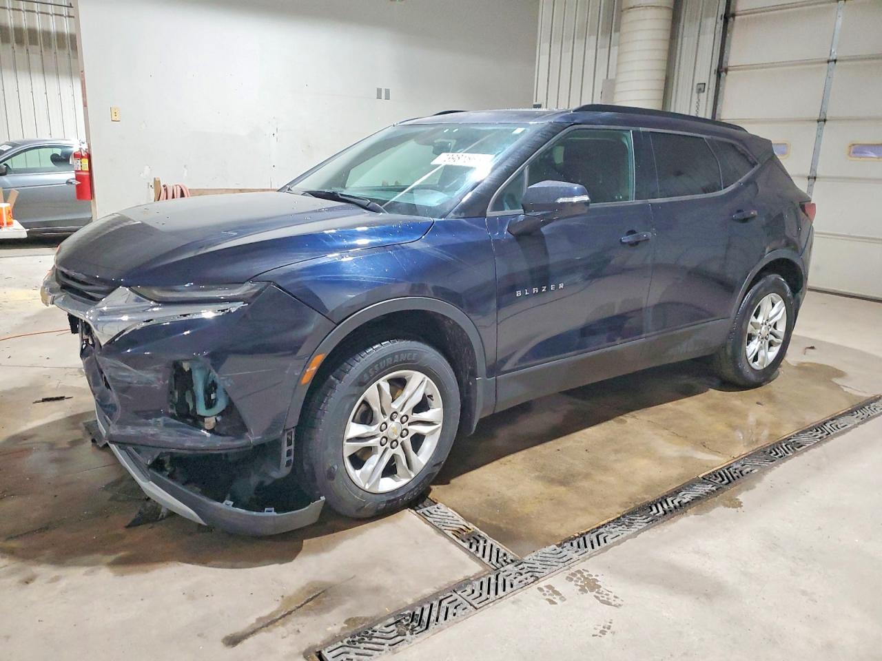 Salvage Chevrolet Blazer Image