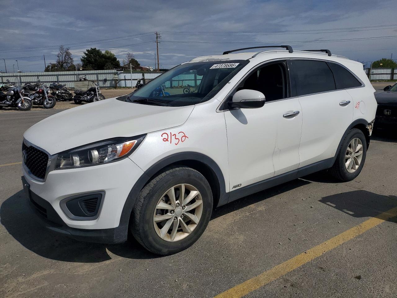 Salvage Kia Sorento Image
