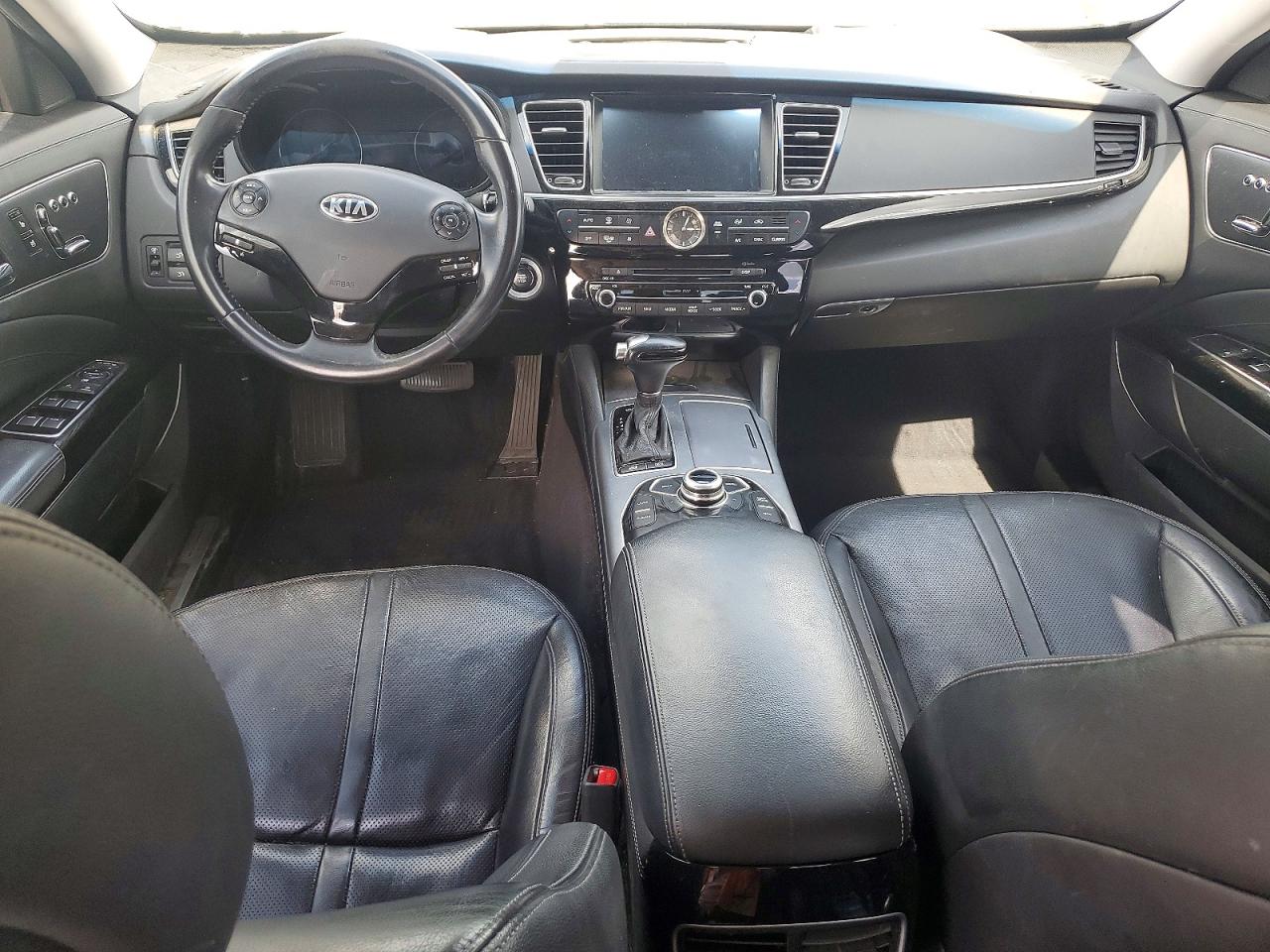 Kia K900 Premium V6