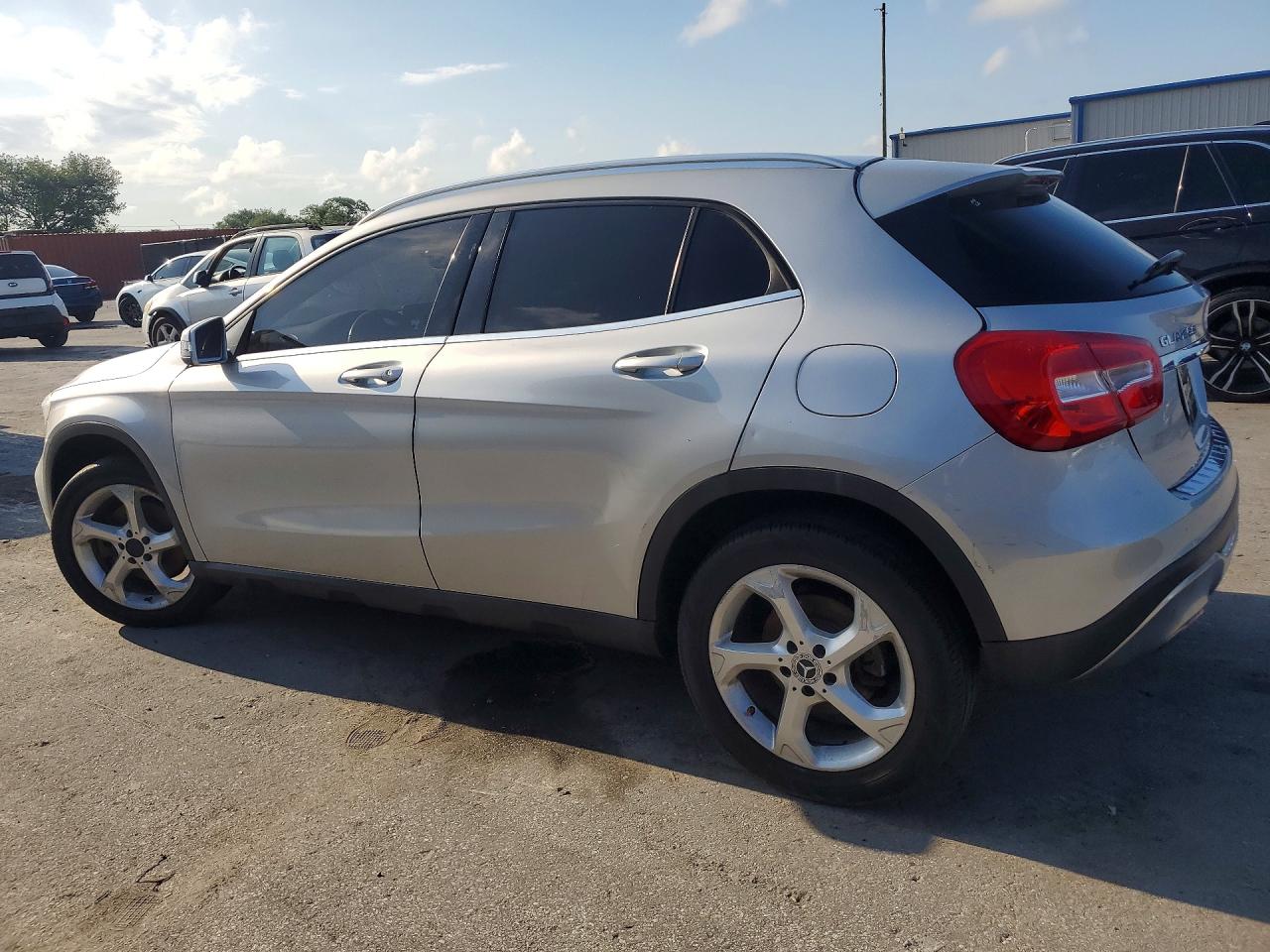 Mercedes-Benz GLA 250