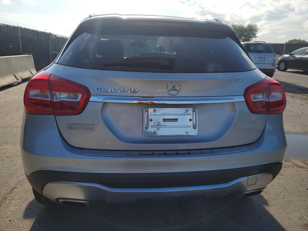Mercedes-Benz GLA 250