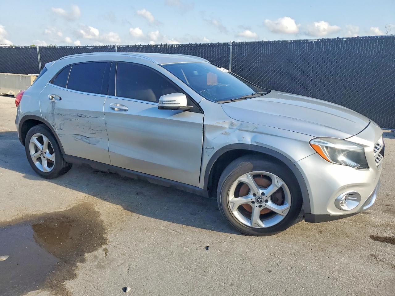 Mercedes-Benz GLA 250