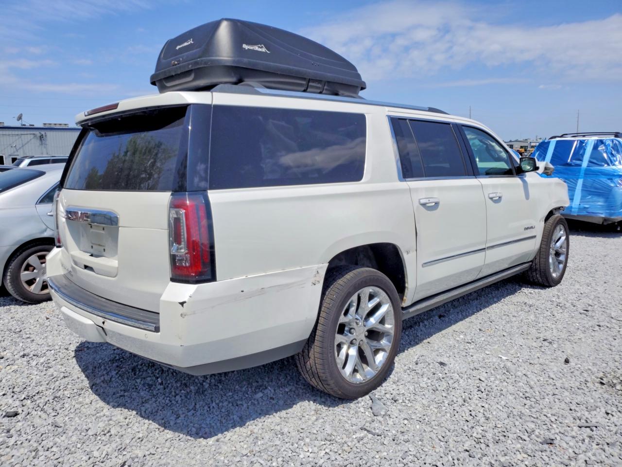 GMC Yukon Denali