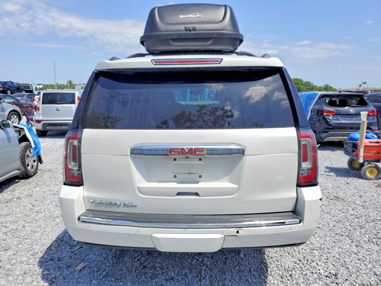 GMC Yukon Denali