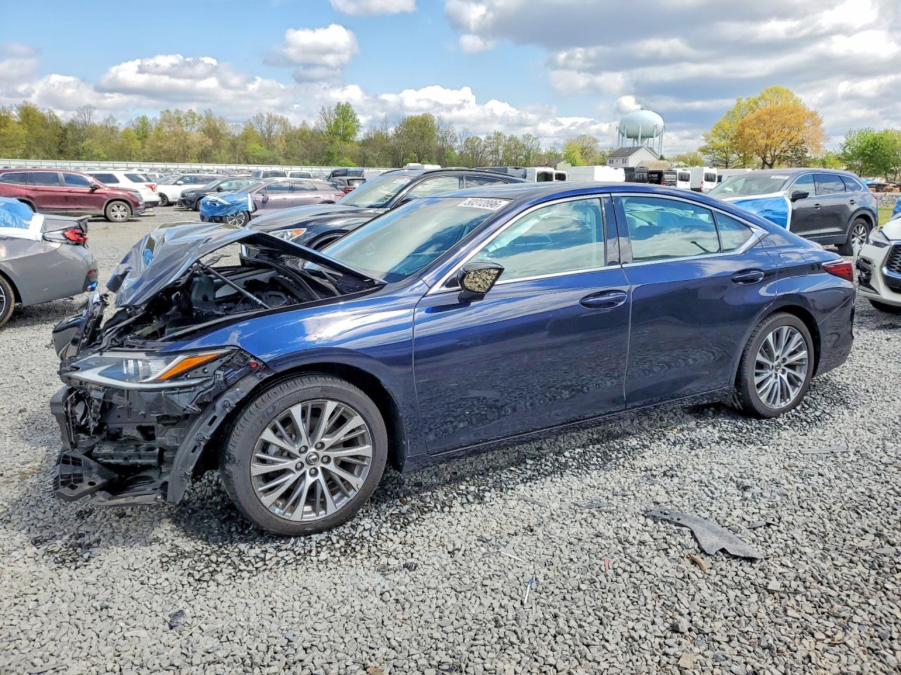 Salvage Lexus Es Image