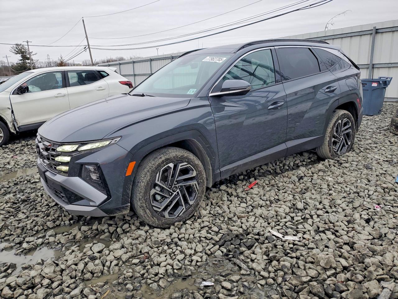 Salvage Hyundai TUCSON Image
