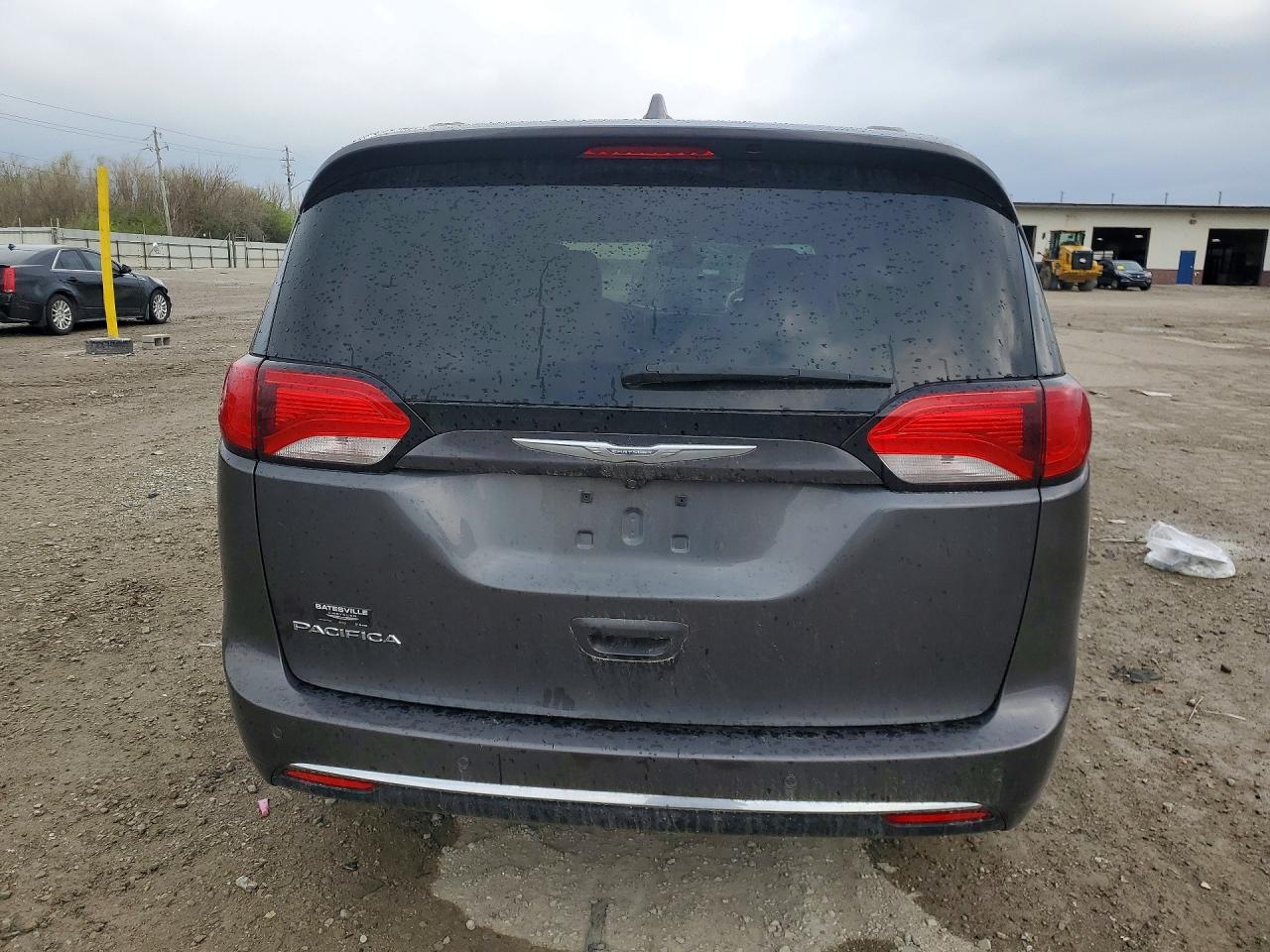 Chrysler Pacifica Touring L