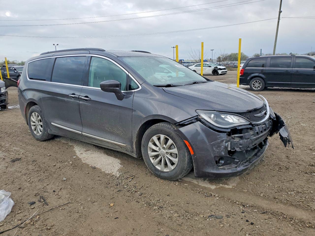 Chrysler Pacifica Touring L