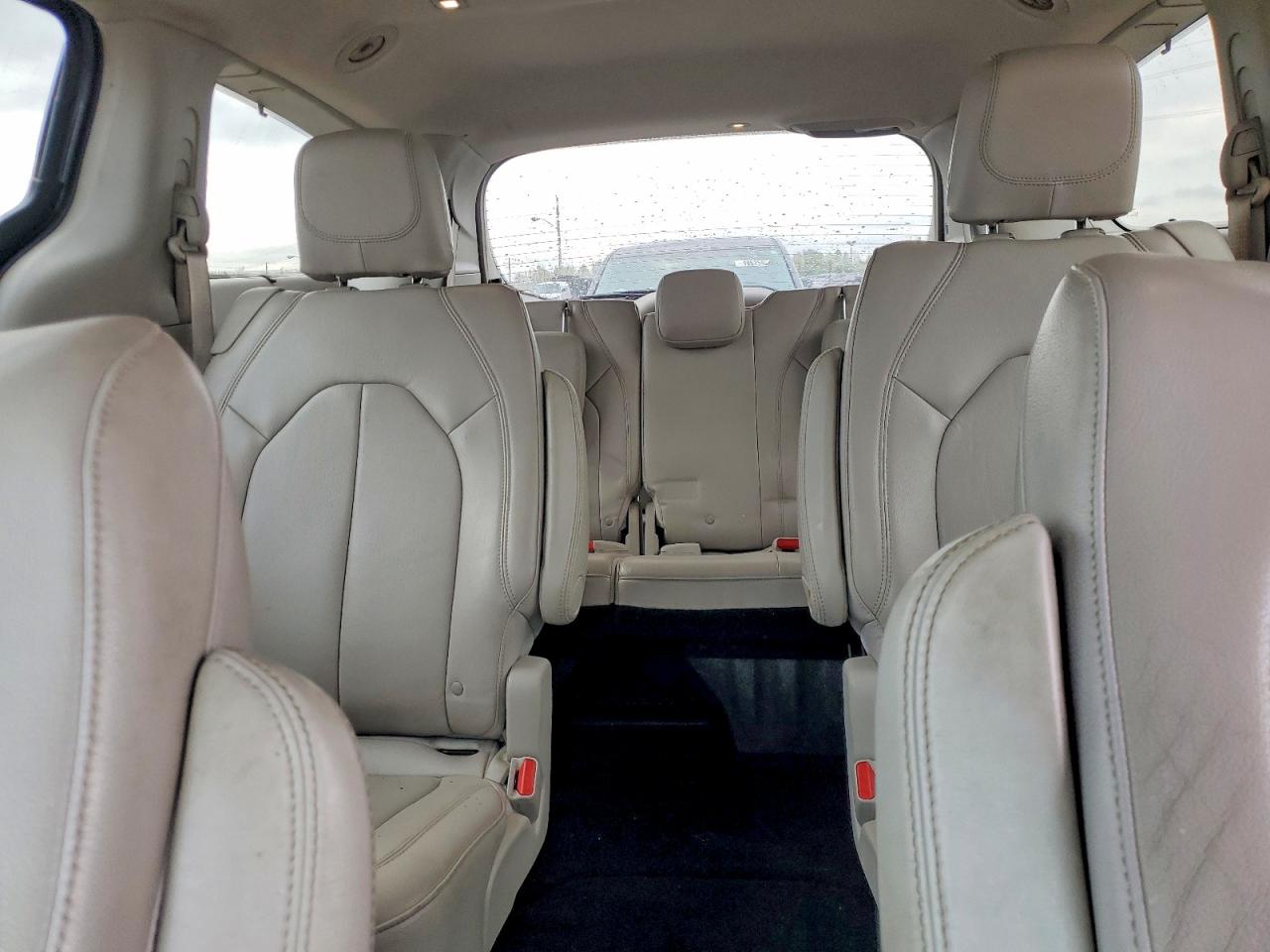 Chrysler Pacifica Touring L