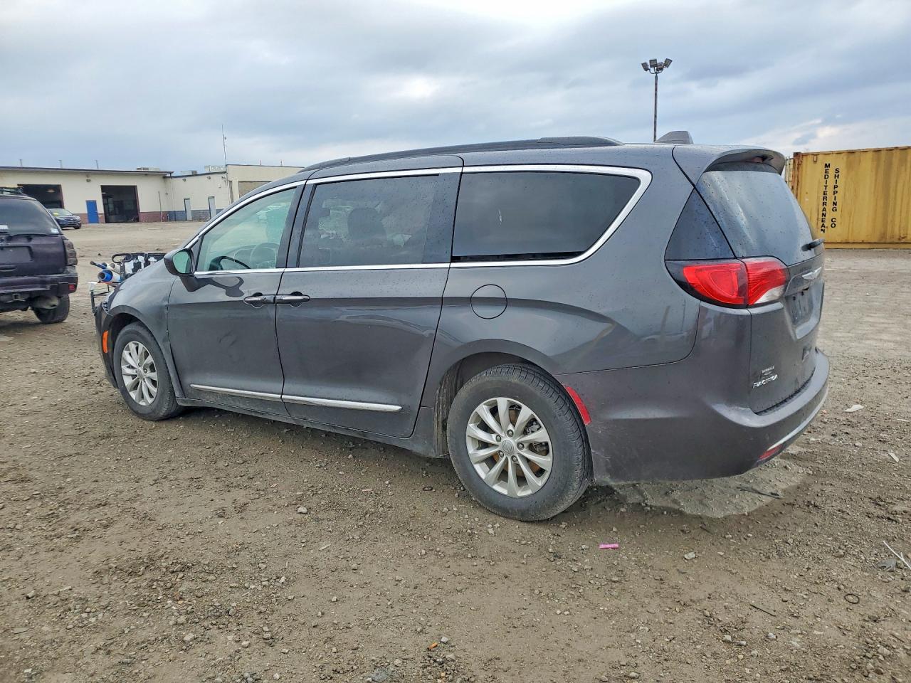 Chrysler Pacifica Touring L