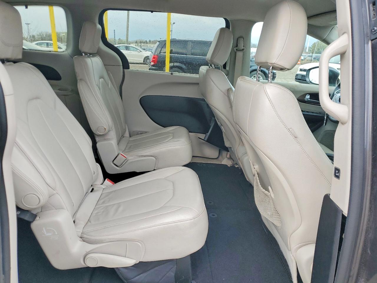 Chrysler Pacifica Touring L