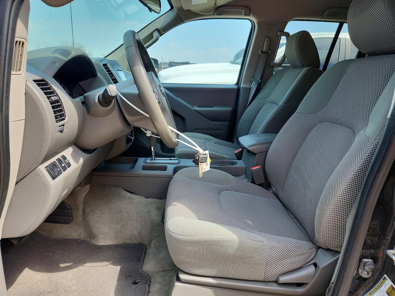 Nissan Frontier Sv