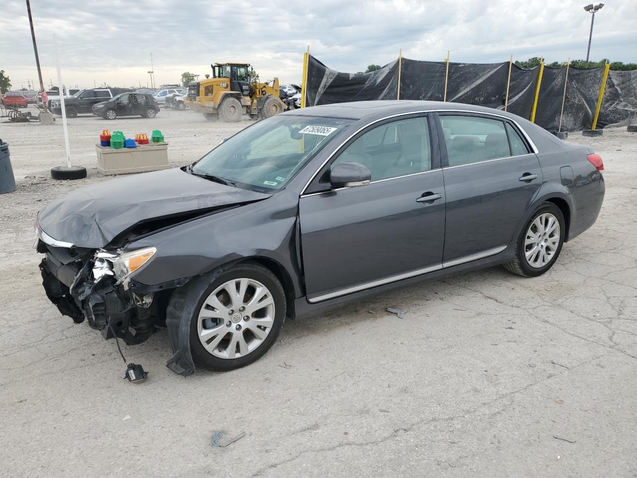 Salvage Toyota Avalon Image
