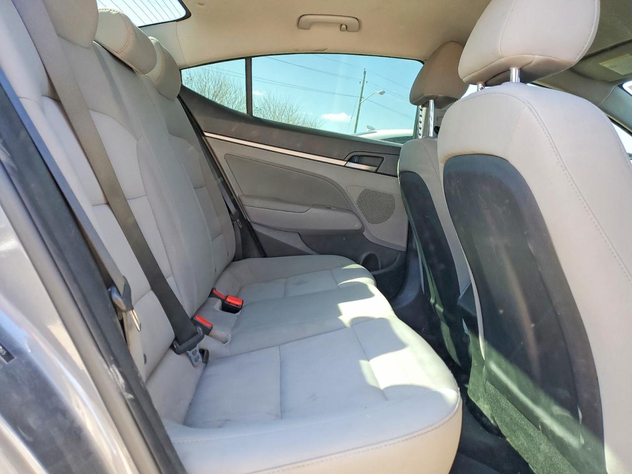Hyundai ELANTRA Sel