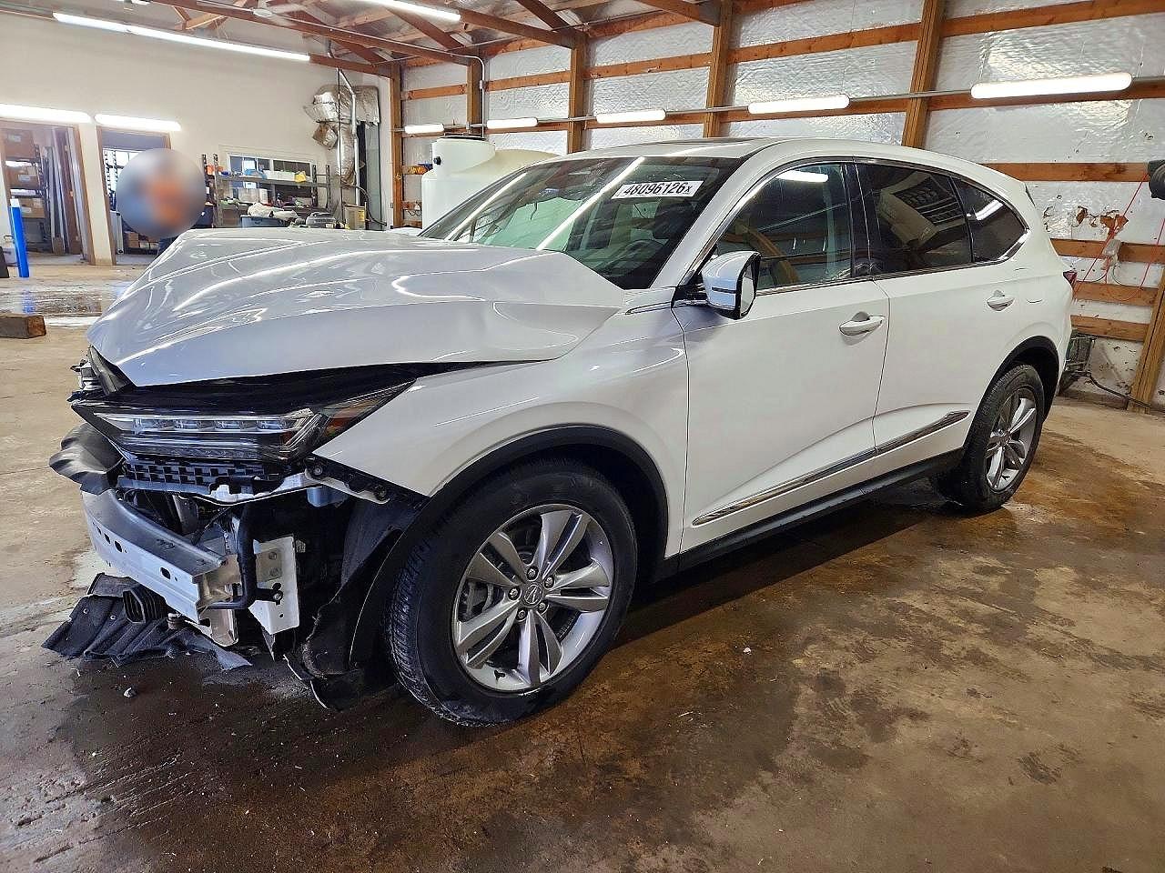 Salvage Acura MDX Image