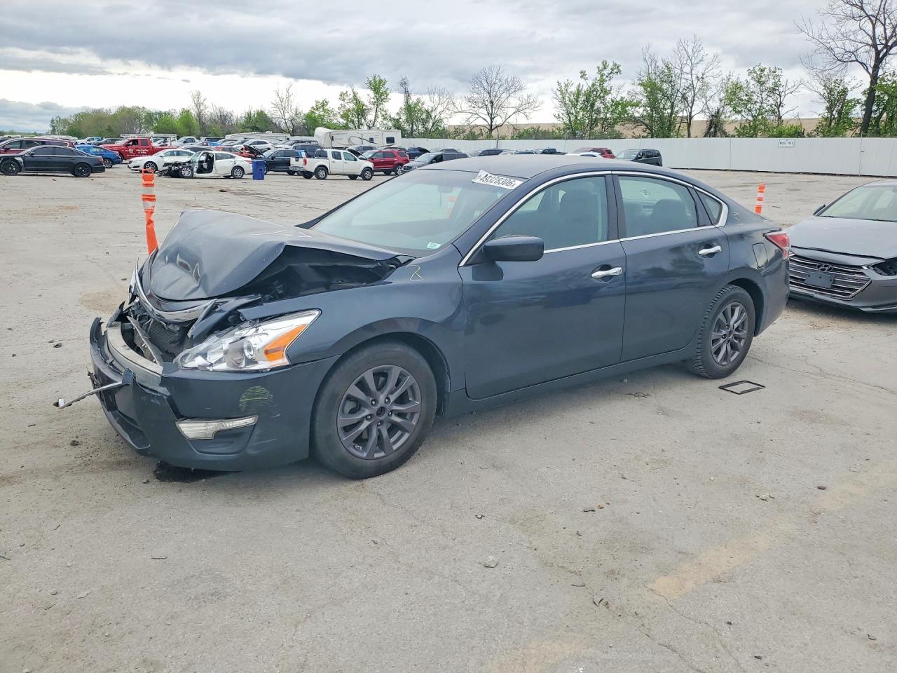 Salvage Nissan Altima Image
