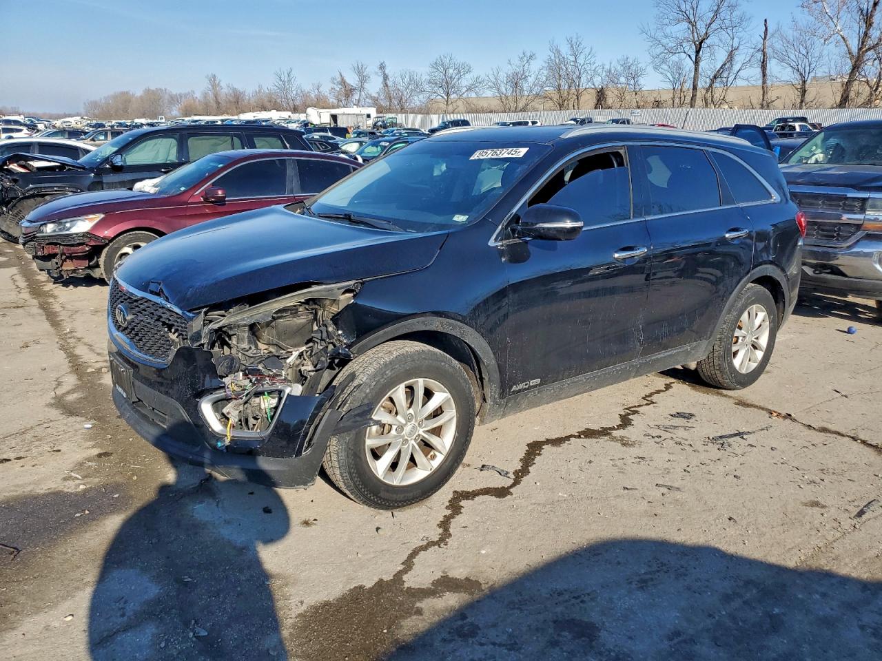 Salvage Kia Sorento Image