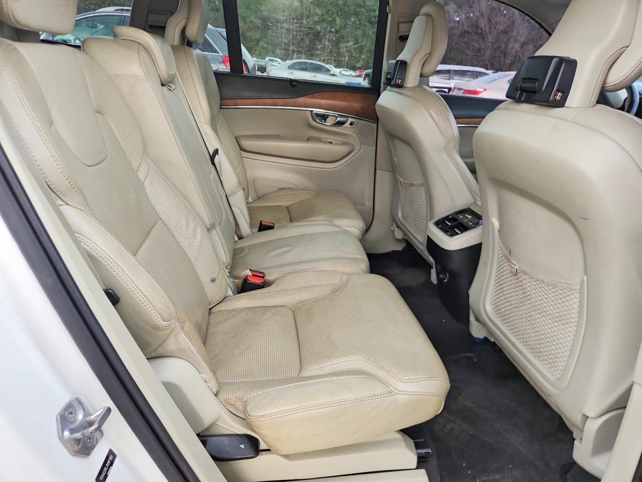 Volvo XC90 T6