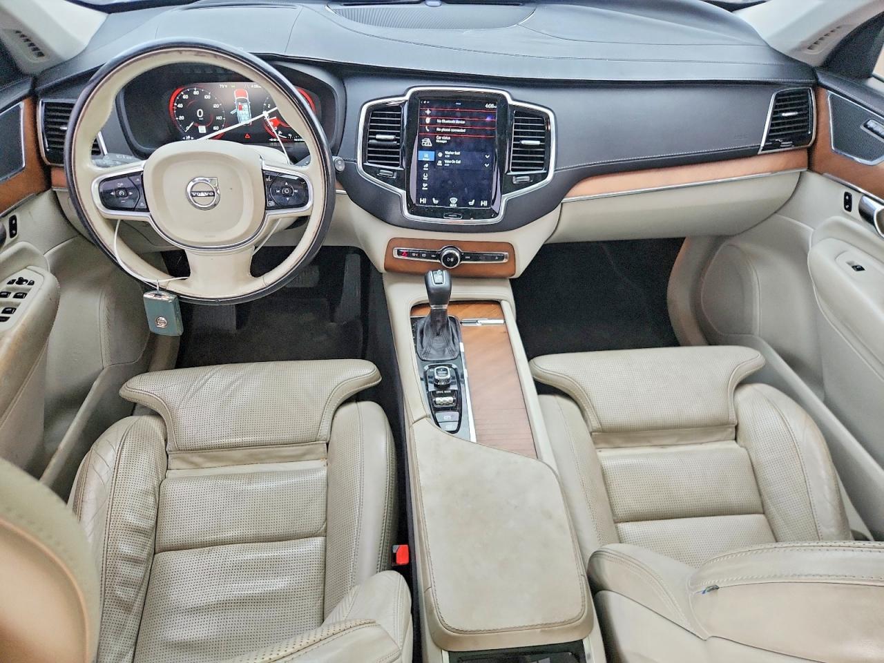 Volvo XC90 T6