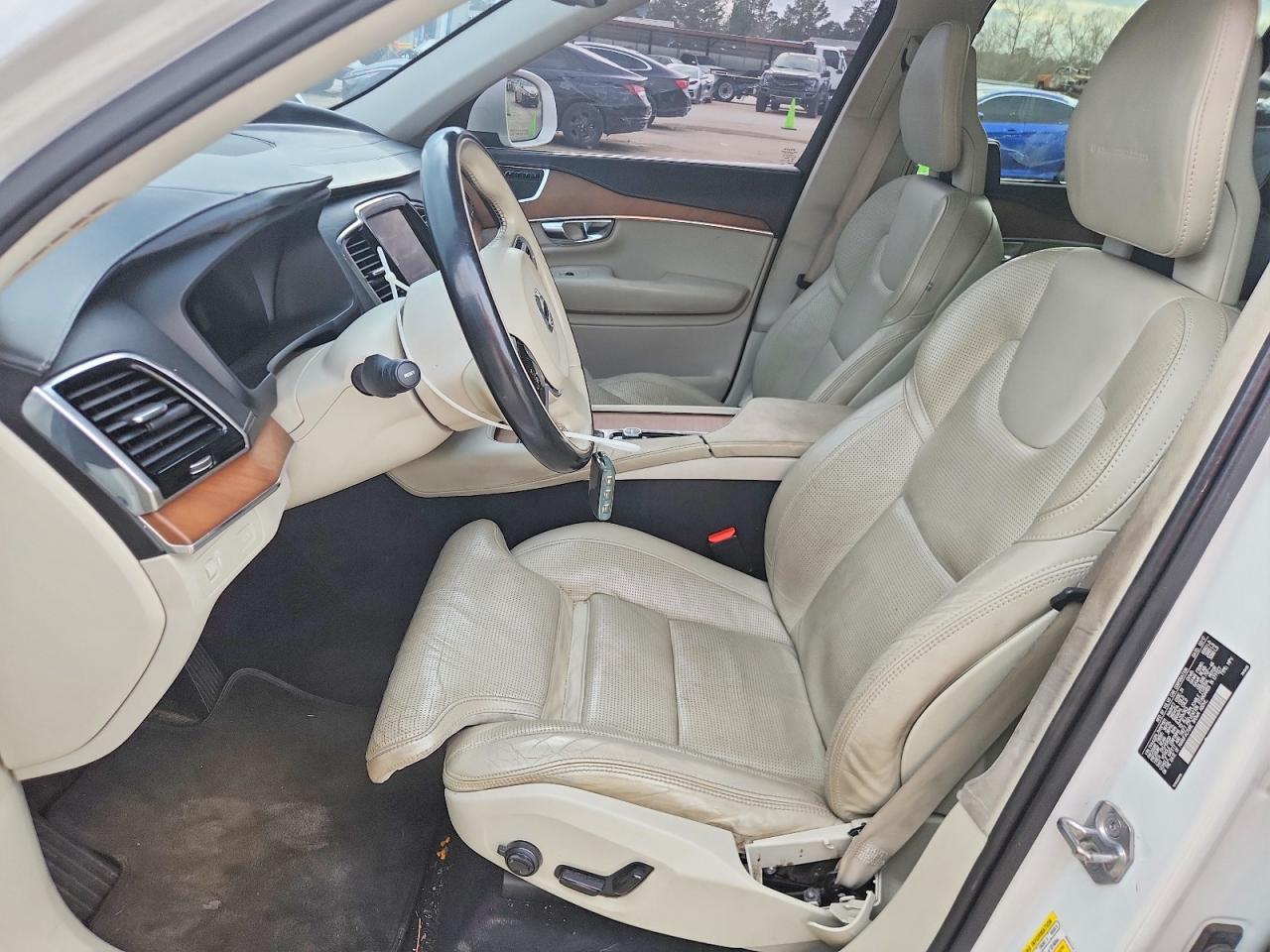Volvo XC90 T6
