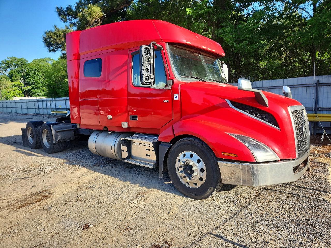 Salvage Volvo Vn Image