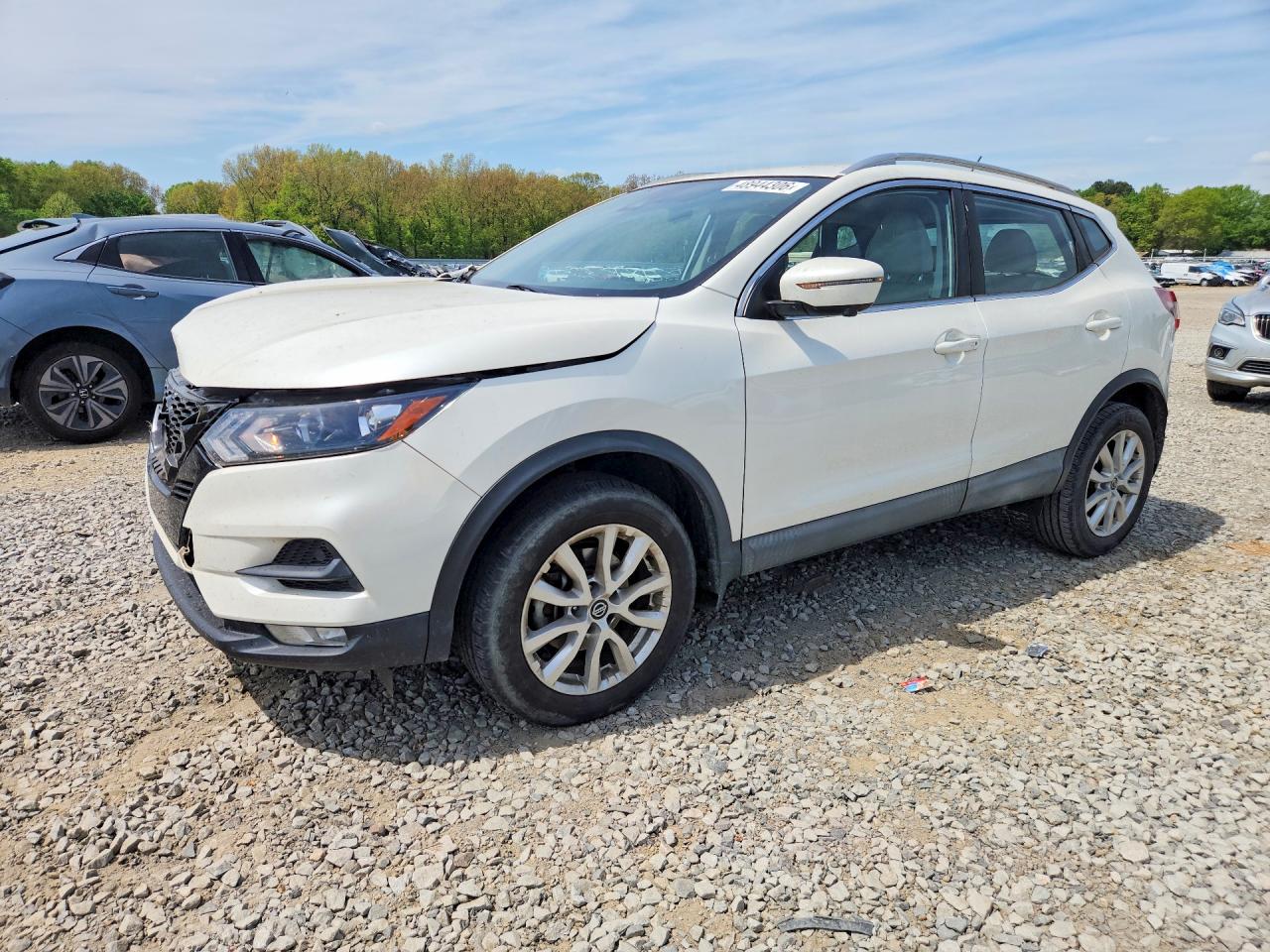 Salvage Nissan Rogue Image