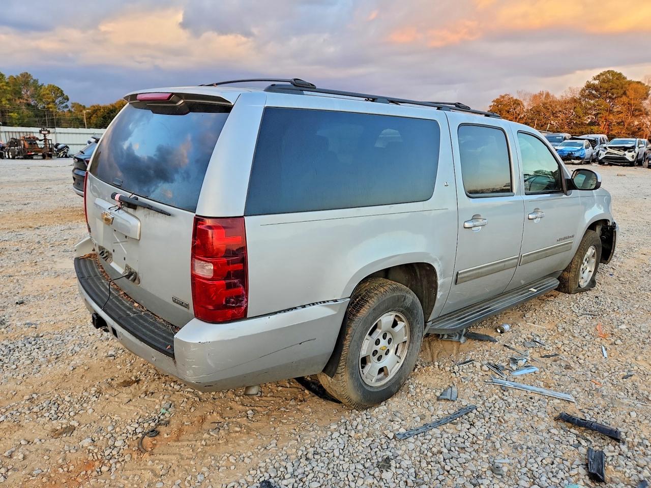 Chevrolet Suburban C1500 Lt